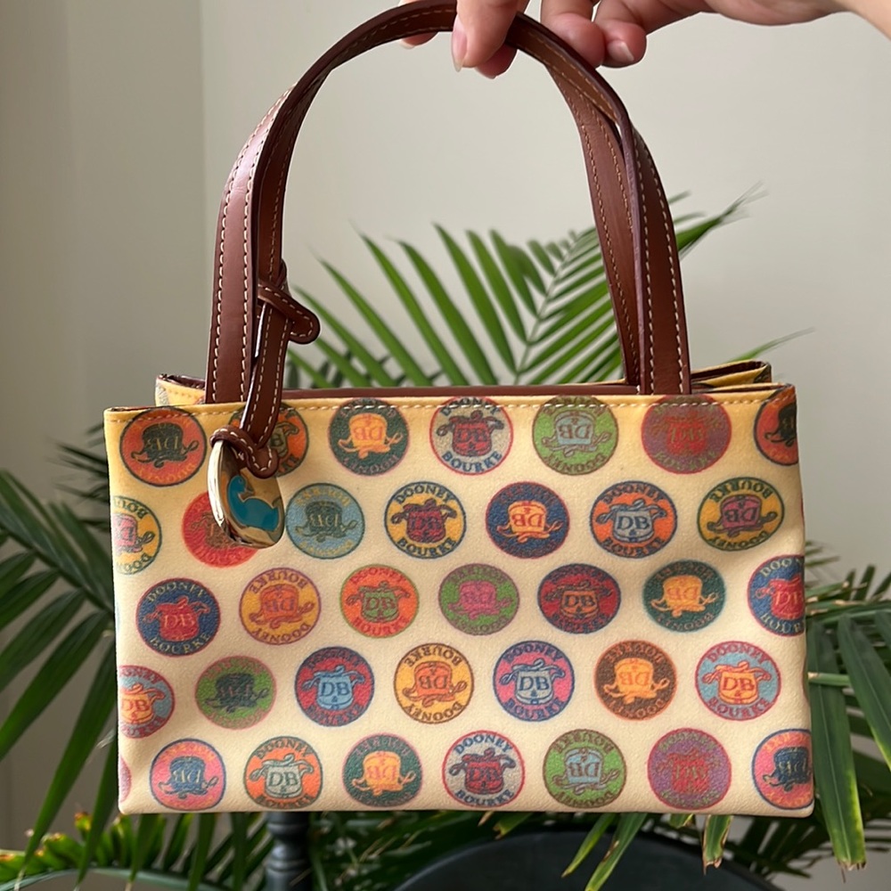 Dooney & Bourke Vintage Retro EastWest bag (Medallion Collection 2007)
